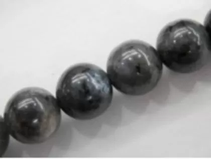 Лабрадорит &ndash; естествен камък