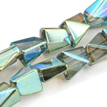 Стъклени мъниста с галванизирано многоцветно покритие 8x7x5 мм, Aquamarine- наниз 63см
