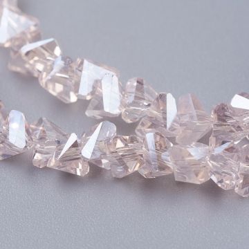 Стъклени мъниста с триъгълно сечение и галванично AB покритие Pink, 3x4x3мм - наниз 32~34 см