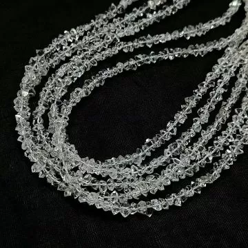 Полиран микро Херкимер кварц (Herkimer Diamond) кристали 1.5~2x1.5~3мм - наниз 40см