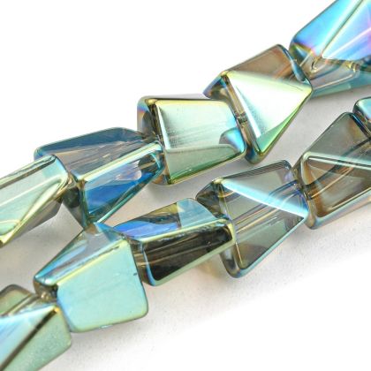 Стъклени мъниста с галванизирано многоцветно покритие 8x7x5 мм, Aquamarine- наниз 63см