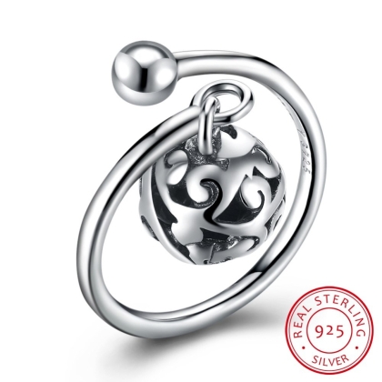 Сребърен пръстен с декорирана висулка от сребро