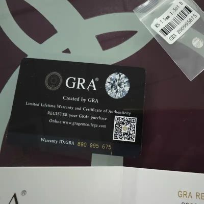 Мойсанит шлифован на кръгък брилянт сертификат