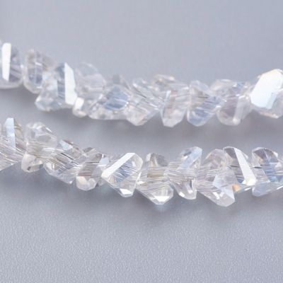Стъклени мъниста с триъгълно сечение, AB ефект, 3x4x3мм, Clear- наниз 32~34 см
