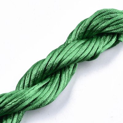 Полиестерен шнур 2мм със сатенирана повърхност Lime Green - чиле 10 м