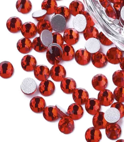 Стъклени червени фасетирани кристали 4мм за декорация на дрехи 123