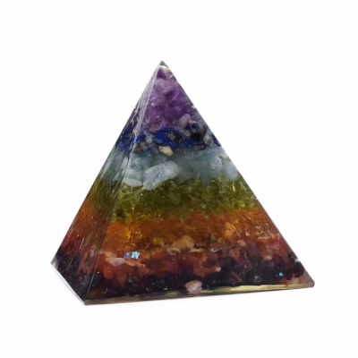 Oргонитна пирамида с чакра кристали за домашна декорация 60x60x60 мм - 1 брой 