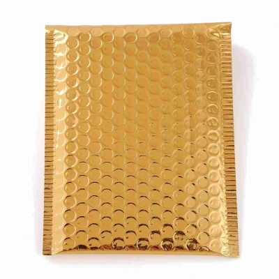 Опаковка със златно фолио и подплата от въздушни мехурчета - затворена